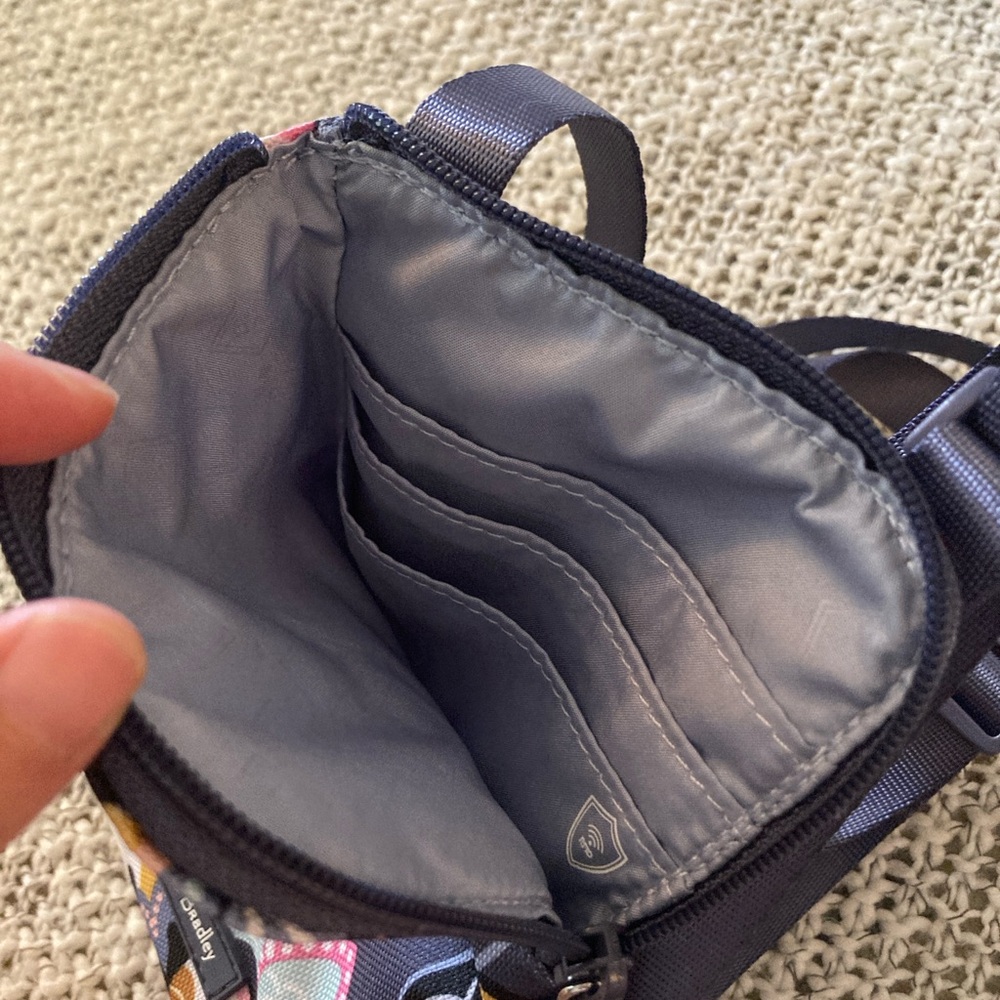 Vera Bradley Charmont Meadow Floral Mini Cellphone Crossbody ID Wallet - Picture 7 of 8